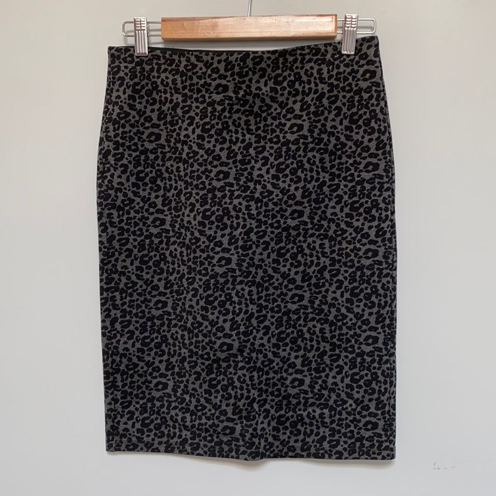 NWOT Loft Leopard Print Pencil Skirt